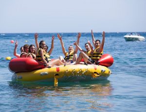Jugendreisen Calella Spanien Partybeach - Fun im Wasser