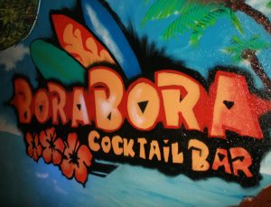 Jugendreisen Calella Spanien - Schild Bora Bora