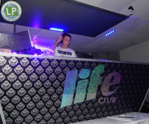 Jugendreisen Partyurlaub Rimini - Nightlife DJ im Life