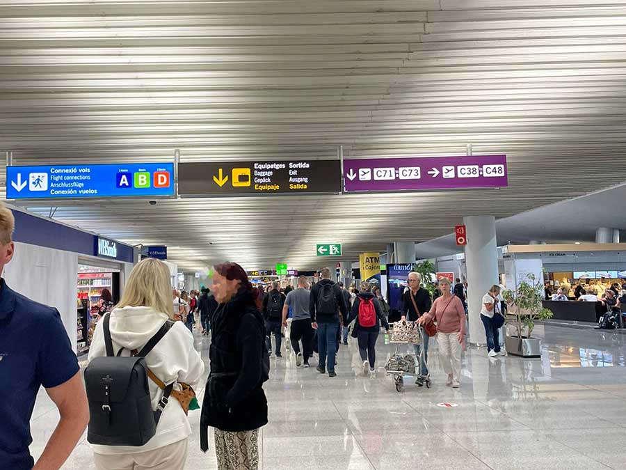 Rauchen Flughafen Palma nach Check-In am Gate C - Standort zum Raucherbereich im Freien 2022