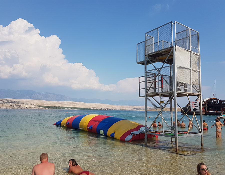 Urlaub Novalja Zrce Beach Kroatien Aktivitäten Angebote am Strand