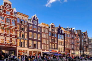 Pulsierendes Stadtleben in Amsterdam