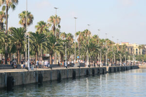 Städtereisen Barcelona Strandpromenade am Hafen