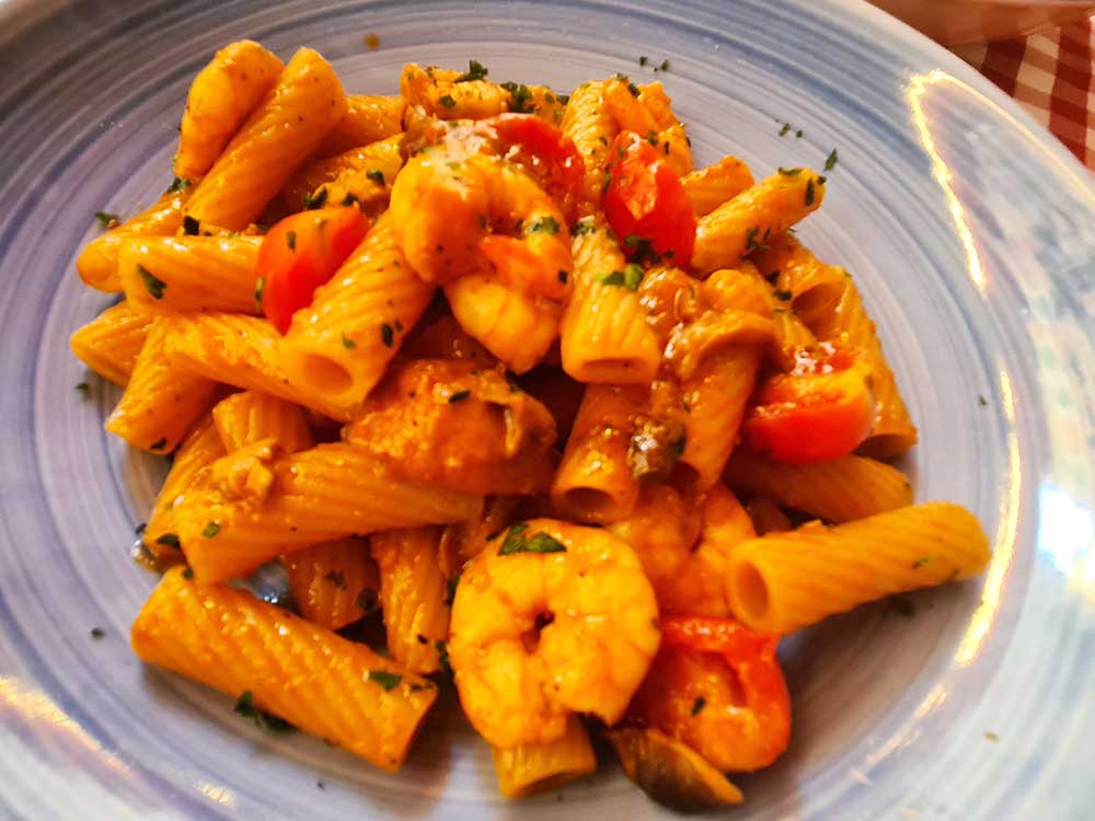 Pasta mit Shrimps mit Kirschtomaten und Knoblauch Reisebericht Tagesausflug Venedig