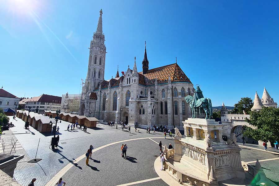 Sehenswürdigkeiten Tagesausflug Budapest Tipps - Matthiaskirche und Fischerbastei im Burgviertel