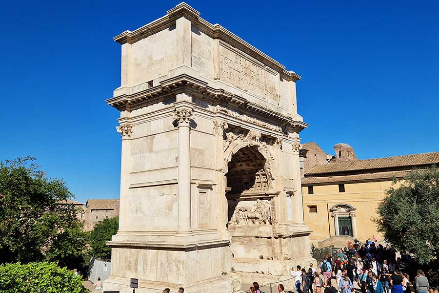 Titusbogen ältester eintoriger Triumphbogen auf der Velia in Rom